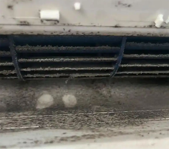 佛坪空调吹的风有股烧焦味是怎么回事